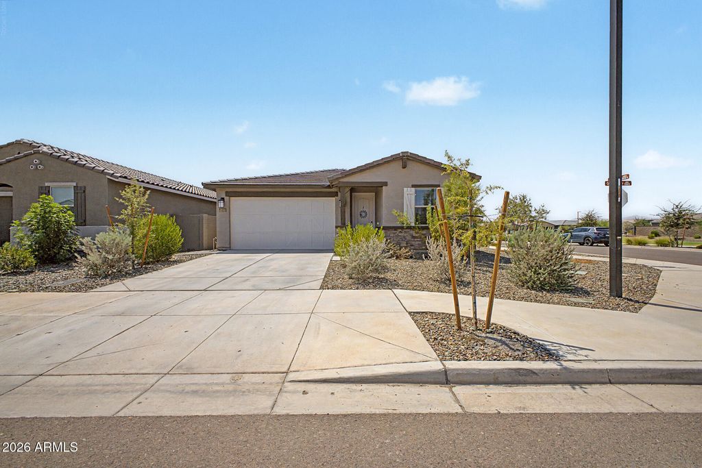 16033 W COTTONTAIL Lane, Surprise, AZ 85387