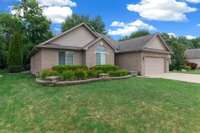37259 Willow Creek Lane, New Baltimore, MI 48047