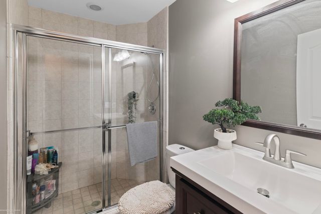 37259 Willow Creek Lane, New Baltimore, MI 48047