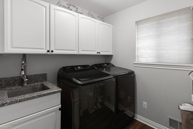 37259 Willow Creek Lane, New Baltimore, MI 48047