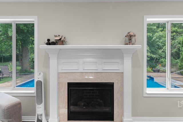 37259 Willow Creek Lane, New Baltimore, MI 48047