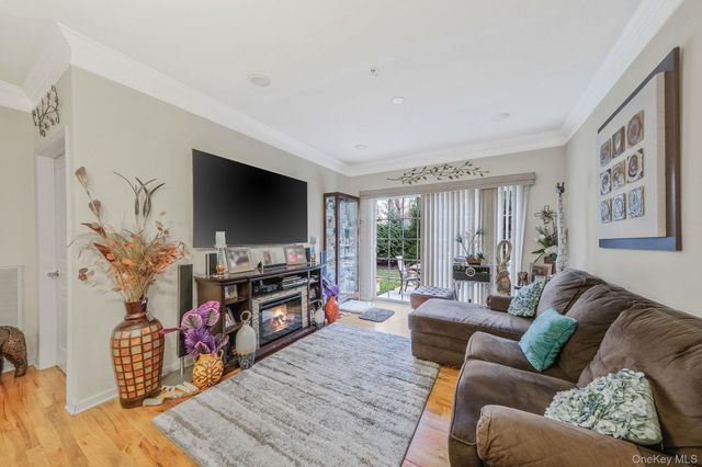 119 Wildwood Circle, Holtsville, NY 11742