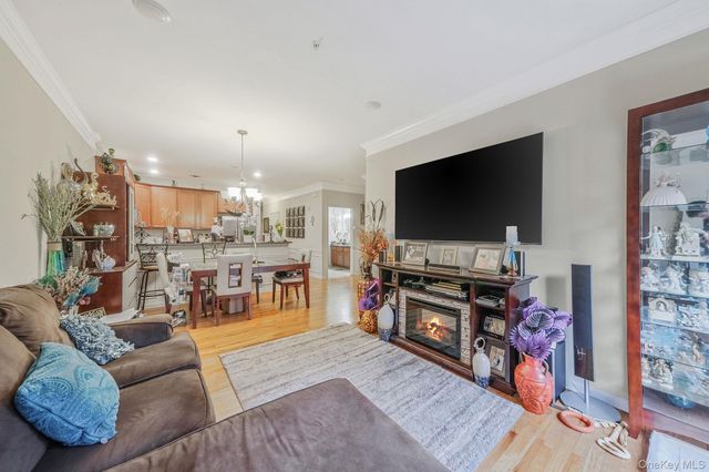 119 Wildwood Circle, Holtsville, NY 11742