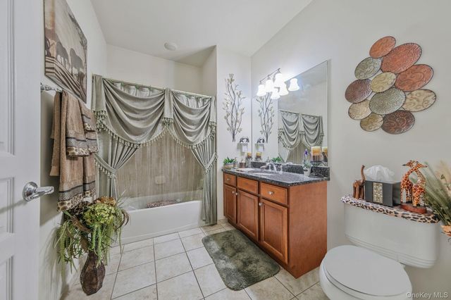 119 Wildwood Circle, Holtsville, NY 11742