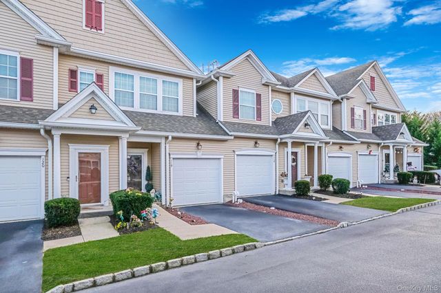 119 Wildwood Circle, Holtsville, NY 11742