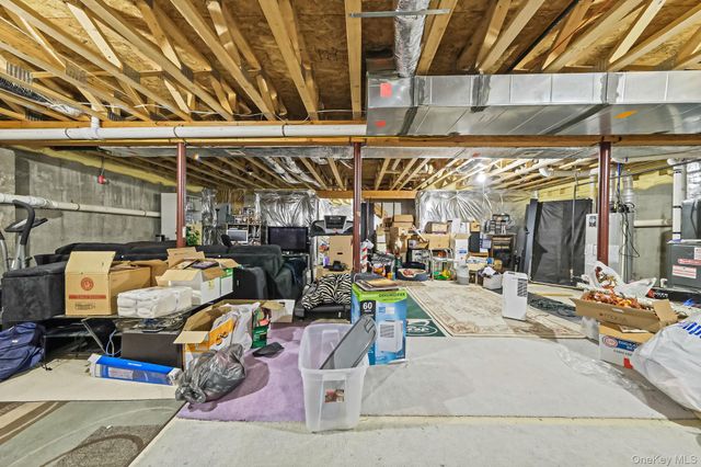 119 Wildwood Circle, Holtsville, NY 11742