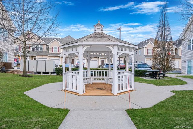 119 Wildwood Circle, Holtsville, NY 11742