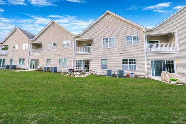 119 Wildwood Circle, Holtsville, NY 11742