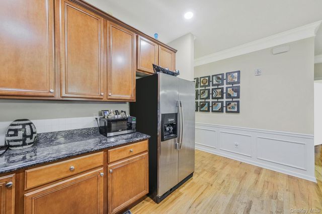 119 Wildwood Circle, Holtsville, NY 11742