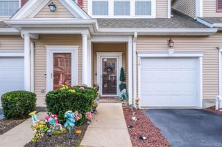 119 Wildwood Circle, Holtsville, NY 11742