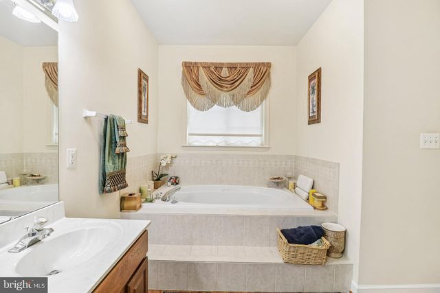 810 SERO PINE LN, Fort Washington, MD 20744