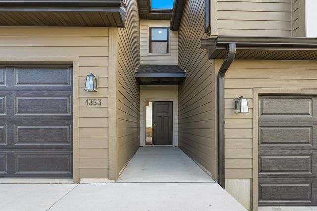 1353 Meadow Rose Place, Waukee, IA 50263