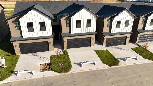 1353 Meadow Rose Place, Waukee, IA 50263