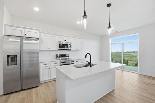 1353 Meadow Rose Place, Waukee, IA 50263