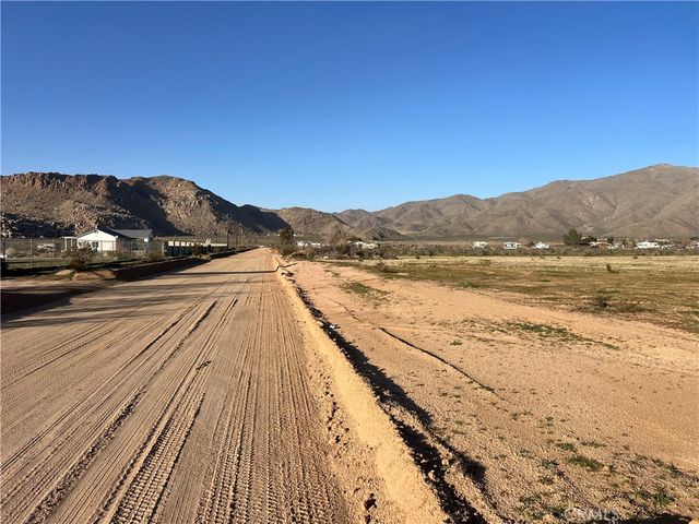 3 Manzana Drive, Apple Valley, CA 92308