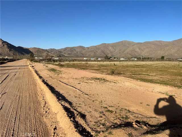 3 Manzana Drive, Apple Valley, CA 92308