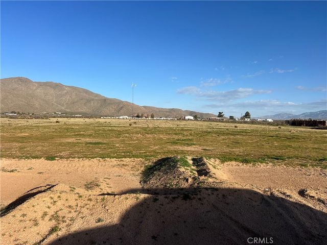 3 Manzana Drive, Apple Valley, CA 92308