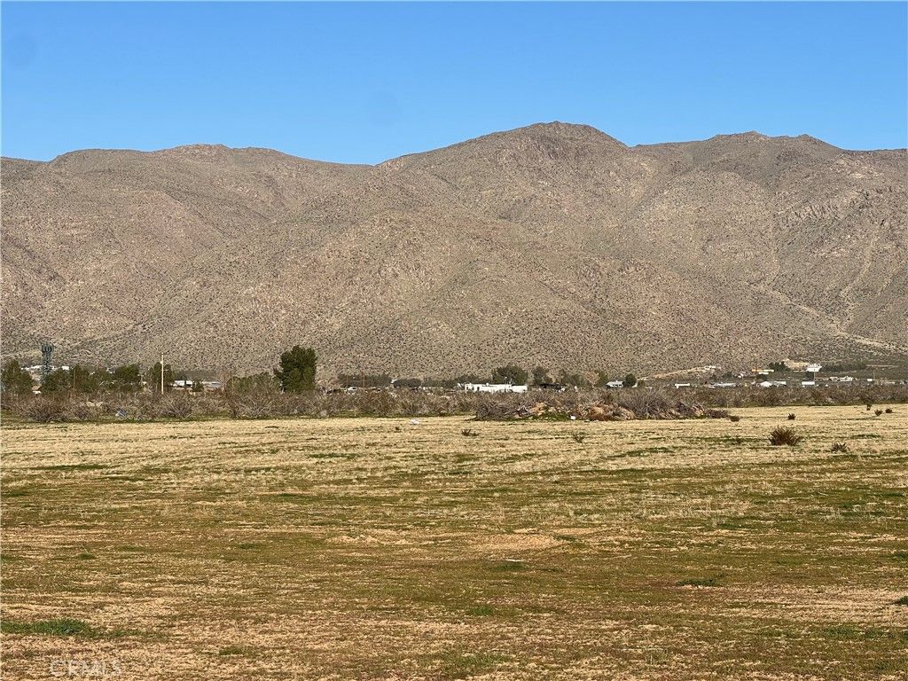3 Manzana Drive, Apple Valley, CA 92308