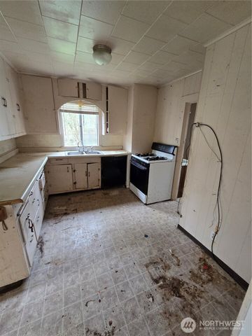 423 LONG Avenue, Kelso, WA 98626
