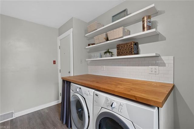 320 24th St Apt 4, Virginia Beach, VA 23451