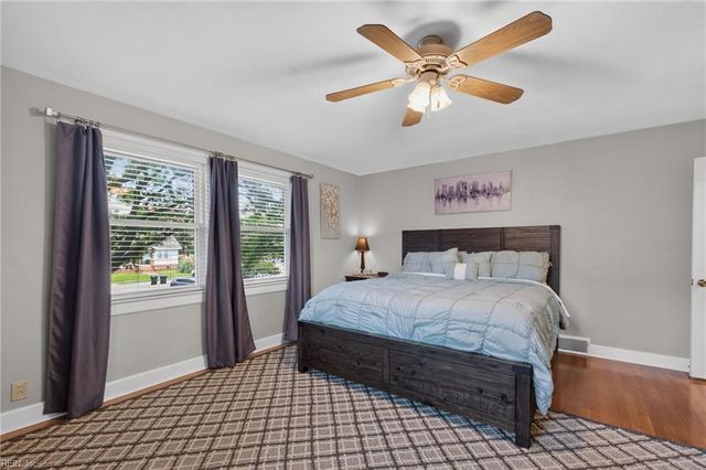 320 24th St Apt 4, Virginia Beach, VA 23451