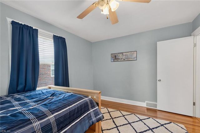 320 24th St Apt 4, Virginia Beach, VA 23451