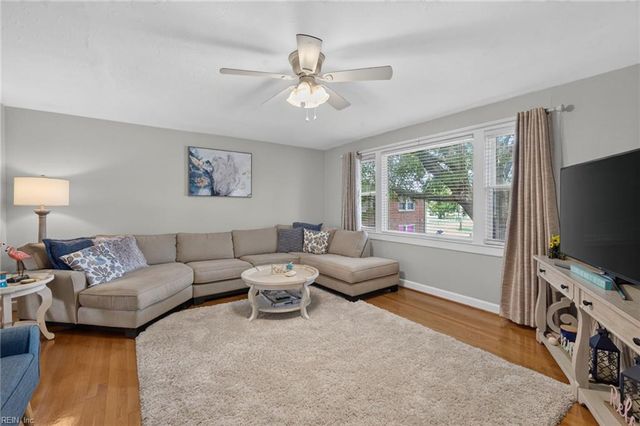 320 24th St Apt 4, Virginia Beach, VA 23451