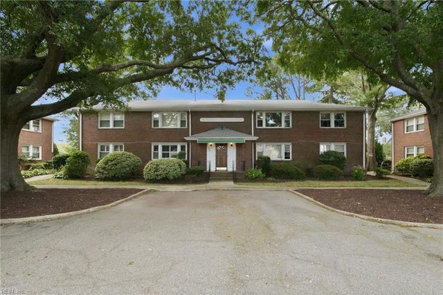 320 24th St Apt 4, Virginia Beach, VA 23451