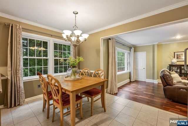 27 Cobblestone Lane, Ramsey, NJ 07446