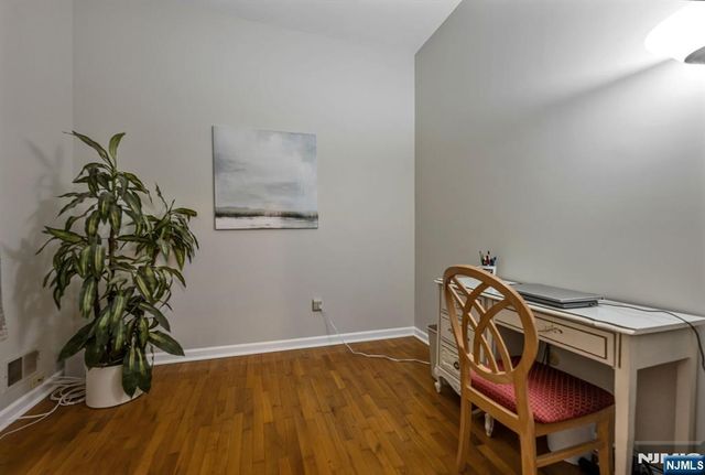27 Cobblestone Lane, Ramsey, NJ 07446