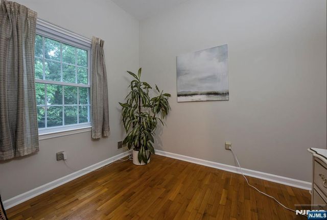 27 Cobblestone Lane, Ramsey, NJ 07446