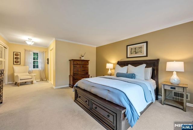 27 Cobblestone Lane, Ramsey, NJ 07446
