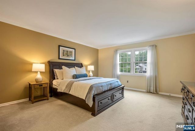 27 Cobblestone Lane, Ramsey, NJ 07446