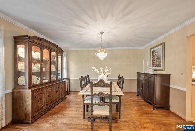 27 Cobblestone Lane, Ramsey, NJ 07446