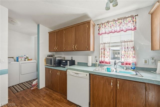 2421 Shadow Mountain Street, Pahrump, NV 89060