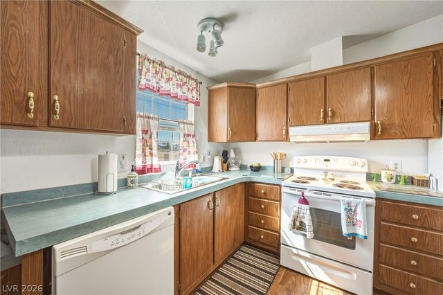 2421 Shadow Mountain Street, Pahrump, NV 89060