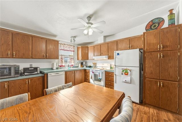 2421 Shadow Mountain Street, Pahrump, NV 89060