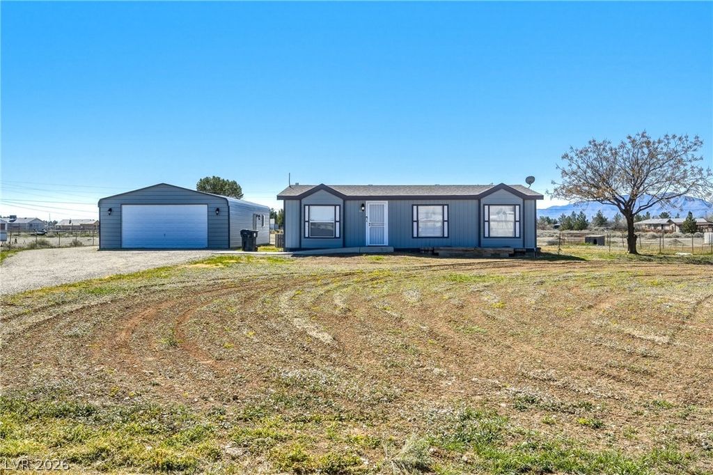 2421 Shadow Mountain Street, Pahrump, NV 89060