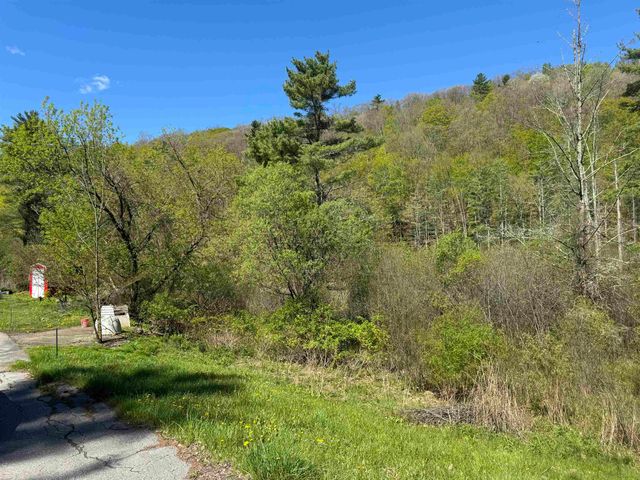 302 US RTE 7, Pownal, VT 05261