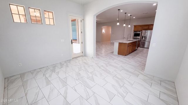 18112 W MOUNTAIN SAGE Drive, Goodyear, AZ 85338
