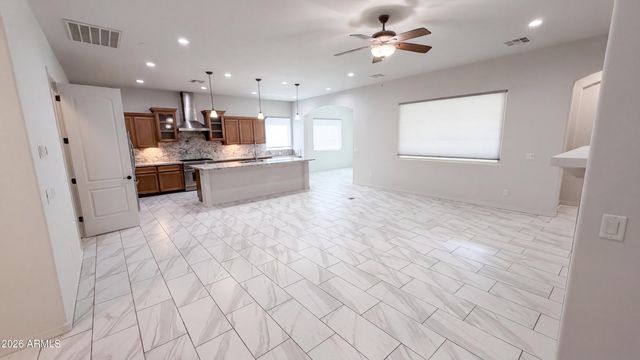 18112 W MOUNTAIN SAGE Drive, Goodyear, AZ 85338