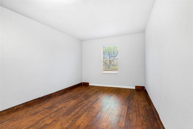 10511 Man O War Ave, Austin, TX 78719