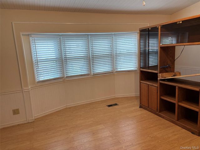 1661 Old Country Road 233, Riverhead, NY 11901
