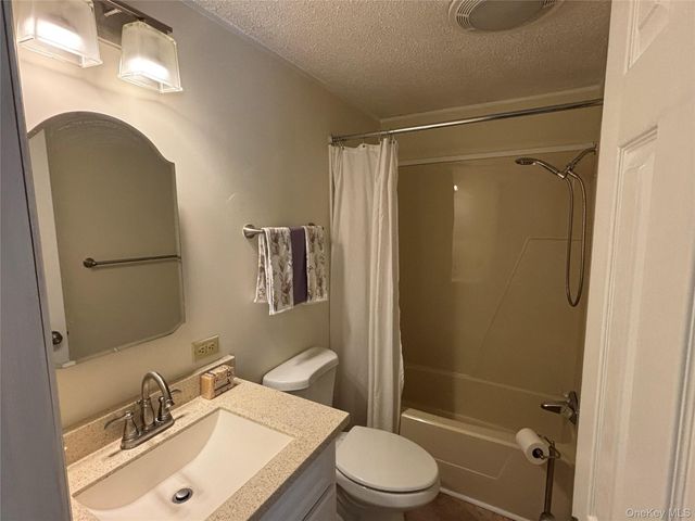 1661 Old Country Road 233, Riverhead, NY 11901