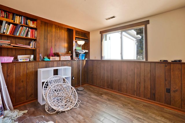 642 Omega Drive, Crown Point, IN 46307