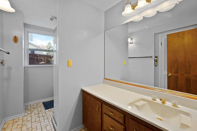 642 Omega Drive, Crown Point, IN 46307