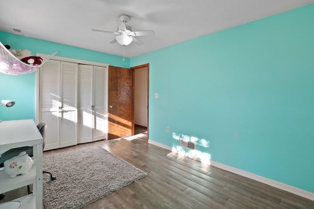 642 Omega Drive, Crown Point, IN 46307