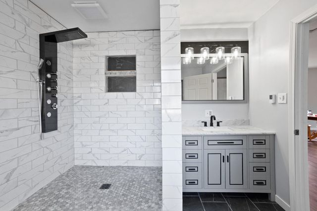 642 Omega Drive, Crown Point, IN 46307