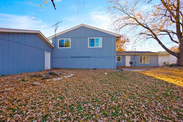 642 Omega Drive, Crown Point, IN 46307