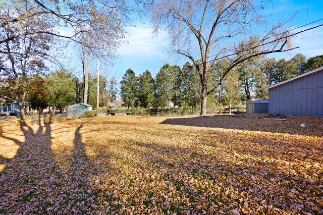 642 Omega Drive, Crown Point, IN 46307